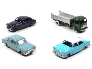 Lot 366 - DINKY TOYS FRANCE (4)