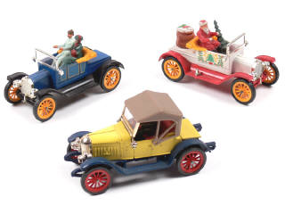 Lot 422 - DINKY TOYS GB (3)