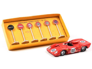 Lot 334 - DINKY TOYS FRANCE (2)