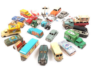 Lot 212 - DIVERS (22)