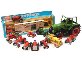 Lot 204 - DIVERS (13)