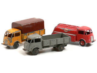 Lot 1102 - DINKY TOYS FRANCE (3)