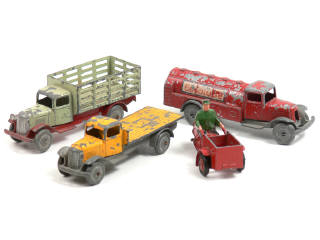 Lot 1105 - DINKY TOYS FRANCE (4)