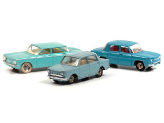 Lot 1086 - DINKY TOYS (FRANCE) (3)