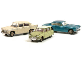 Lot 1085 - DINKY TOYS (FRANCE) (3)