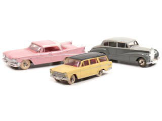 Lot 1084 - DINKY TOYS (3)