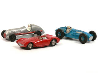 Lot 1076 - DINKY TOYS FRANCE (3)