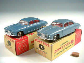 Lot 746 - DINKY TOYS (GB) (2)