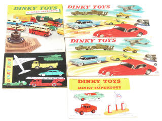 Lot 662 - DINKY TOYS (GB) (5)