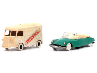 Lot 863 - MINIALUXE & CLE (2)
