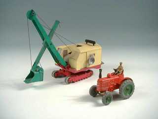 Lot 851 - DINKY TOYS (GB) (2)