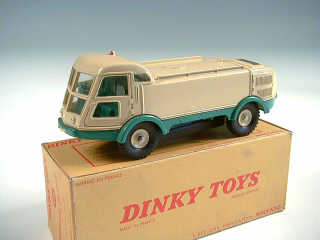 Lot 905 - DINKY TOYS FRANCE (1)