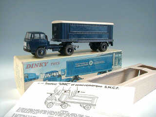 Lot 896 - DINKY TOYS FRANCE (1)