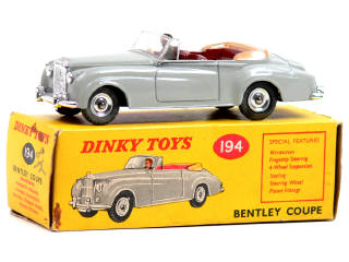 Lot 1067 - DINKY TOYS (GB) (1)