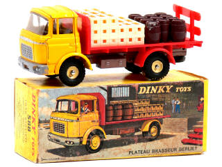 Lot 1006 - DINKY TOYS (FRANCE) (1)