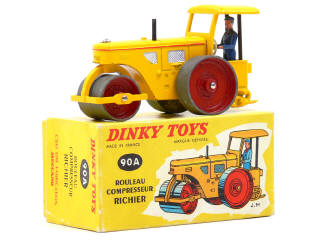 Lot 985 - DINKY TOYS (FRANCE) (1)