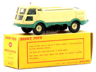 Lot 992 - DINKY TOYS (FRANCE) (1)