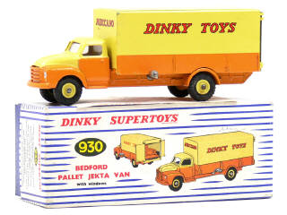 Lot 1135 - DINKY TOYS (GB) (1)