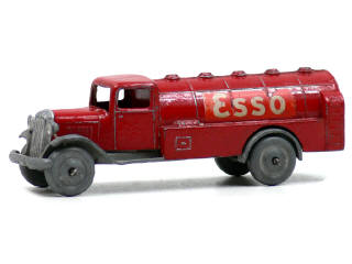 Lot 887 - DINKY TOYS (FRANCE) (1)