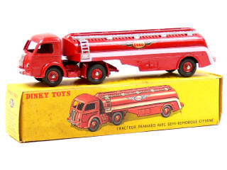 Lot 956 - DINKY TOYS (FRANCE) (1)