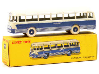 Lot 934 - DINKY TOYS (FRANCE) (1)
