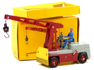 Lot 971 - DINKY TOYS (FRANCE) (1)