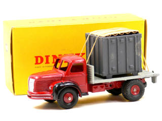 Lot 969 - DINKY TOYS (FRANCE) (1)