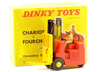 Lot 988 - DINKY TOYS (FRANCE) (1)