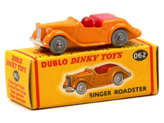 Lot 1031 - DINKY TOYS (GB) (1)