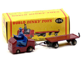 Lot 1037 - DINKY TOYS (GB) (1)