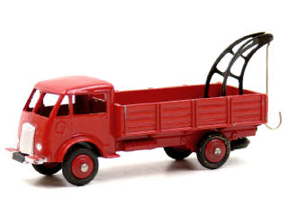Lot 910 - DINKY TOYS (FRANCE) (1)