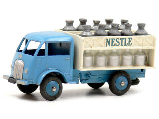 Lot 909 - DINKY TOYS (FRANCE) (1)