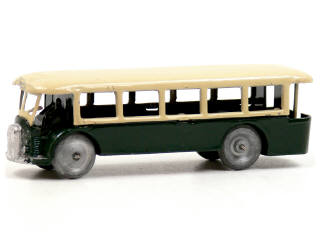 Lot 927 - DINKY TOYS (FRANCE) (1)