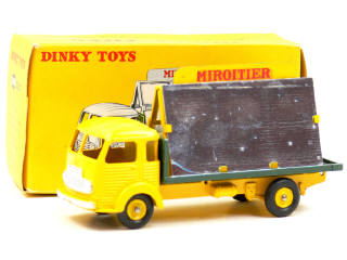 Lot 966 - DINKY TOYS (FRANCE) (1)