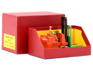 Lot 888 - DINKY TOYS (FRANCE) (1)