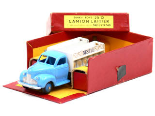 Lot 926 - DINKY TOYS (FRANCE) (1)