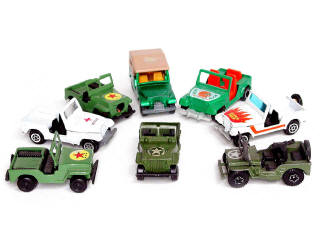 Lot 168 - DIVERS (8)