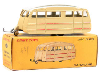 Lot 178 - DINKY TOYS (FRANCE) (1)