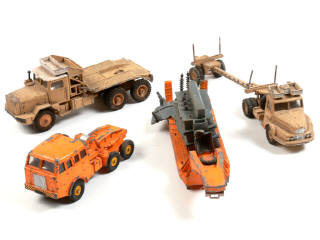 Lot 199 - DINKY TOYS (FRANCE) (3)