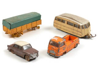 Lot 212 - DINKY TOYS (FRANCE) (4)
