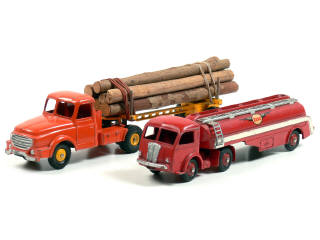 Lot 189 - DINKY TOYS (FRANCE) (2)