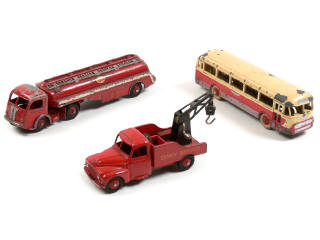 Lot 201 - DINKY TOYS (FRANCE) (3)