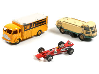 Lot 202 - DINKY TOYS (FRANCE) (3)