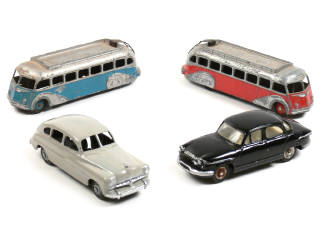 Lot 213 - DINKY TOYS (FRANCE) (4)