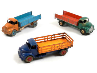 Lot 236 - DINKY TOYS (GB) (3)