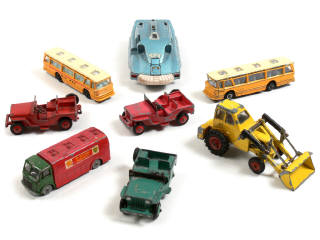 Lot 261 - DINKY TOYS (GB) (8)
