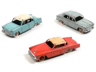 Lot 209 - DINKY TOYS (FRANCE) (3)