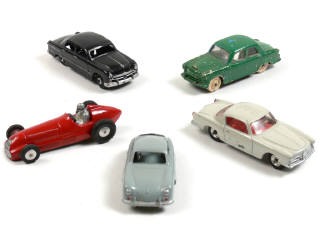 Lot 253 - DINKY TOYS (GB) (5)