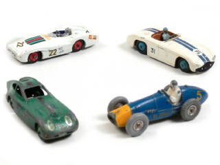 Lot 246 - DINKY TOYS (GB) (4)