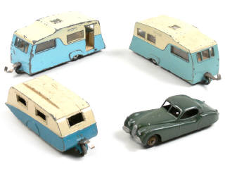 Lot 241 - DINKY TOYS (GB) (4)